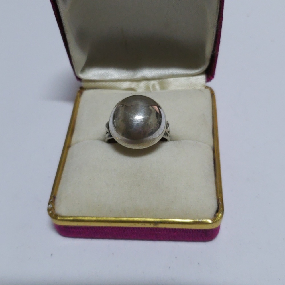 Silver ball ring